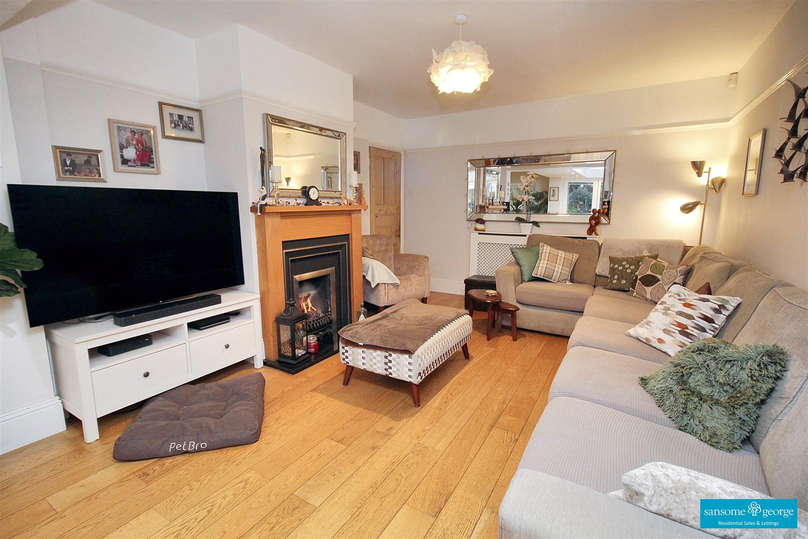 3 bed property in Tilehurst Road, Reading